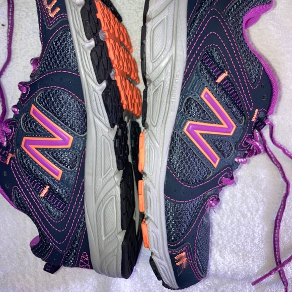 NewBalance Running Shoes - Picture 4 of 5